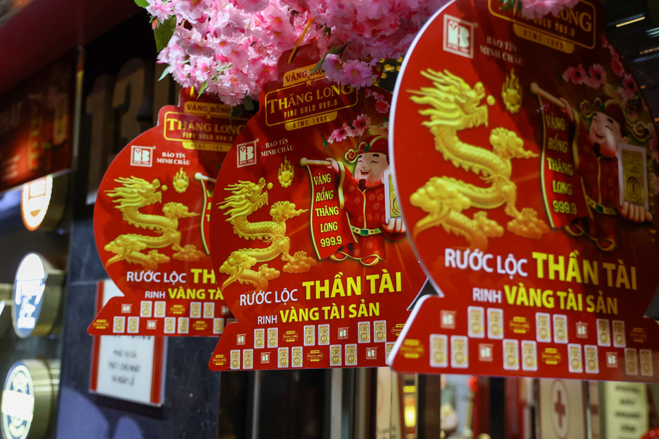 Trong sáng 21/2, thương hiệu Rồng vàng Thăng Long của Bảo Tín Minh Châu niêm yết ở mức 54,3 triệu đồng/lượng (mua vào) và 55 triệu đồng/lương (bán ra). (Ảnh: Minh Sơn/Vietnam+) 
