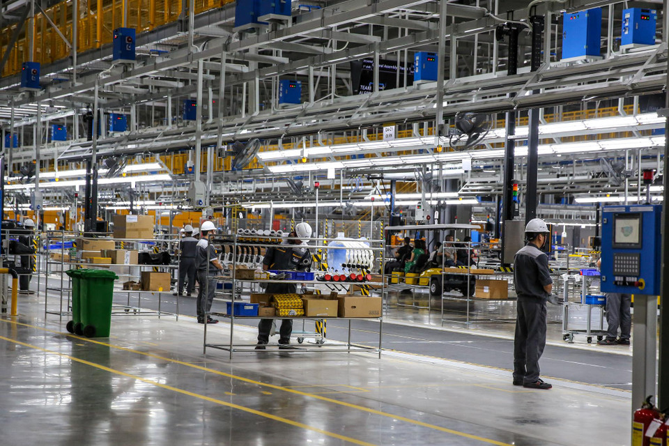 VinFast đã chọn các công ty hàng đầu của ngành công nghiệp thiết kế và chế tạo các dây chuyền sản xuất máy móc thiết bị ôtô từ châu Âu, chủ yếu là từ Đức để thiết kế và lắp đặt toàn bộ 5 xưởng. (Ảnh: Minh Sơn/Vietnam+)