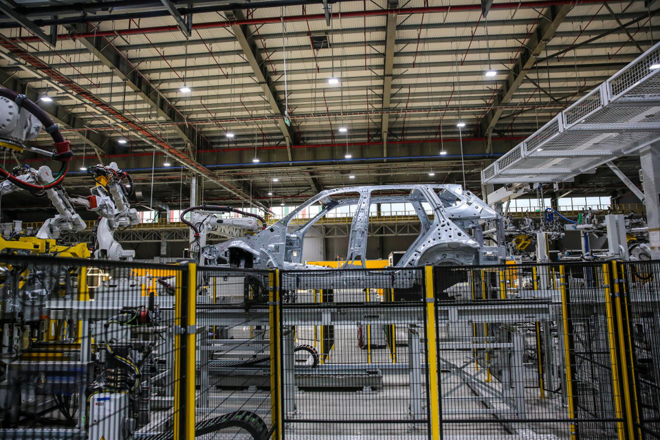 Với kỷ lục 21 tháng từ lúc khởi công, xây dựng, lắp đặt, chạy thử và chính thức vận hành nhà máy, VinFast sẽ tạo nên kỳ tích mới trong ngành công nghiệp ôtô thế giới. (Ảnh: Minh Sơn/Vietnam+)