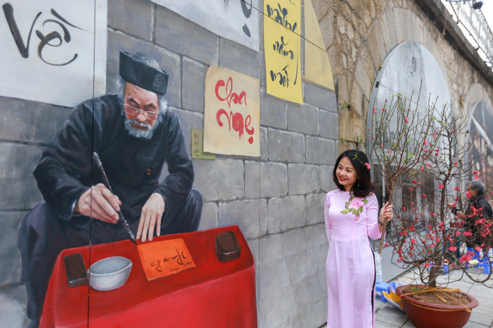  Với dự án này, lần đầu tiên nghệ thuật đương đại được đưa đến tương tác với cộng đồng ở không gian công cộng. (Ảnh: Minh Sơn/Vietnam+)