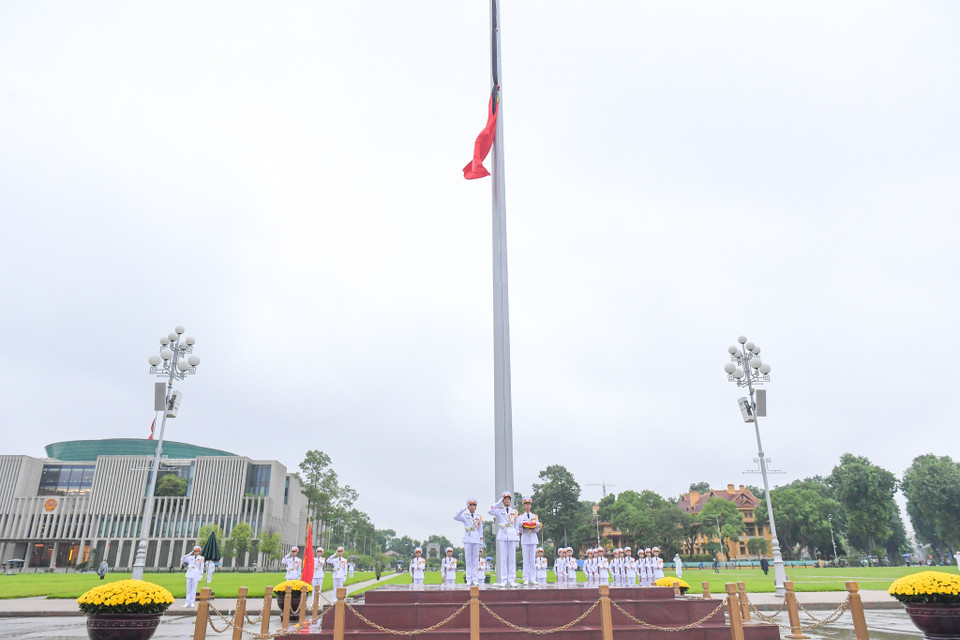 Lễ truy điệu nguyên Tổng bí thư Lê Khả Phiêu tổ chức vào 12 giờ 30 phút, ngày 15/8/2020 tại Nhà tang lễ quốc gia, số 5 Trần Thánh Tông, Hà Nội. Lễ an táng lúc 14 giờ cùng ngày tại Nghĩa trang Mai Dịch, Hà Nội. (Ảnh: Minh Sơn/Vietnam+)