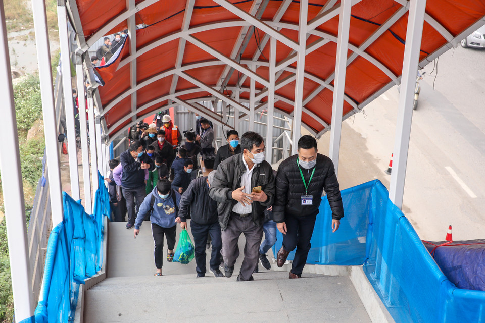 Sự kiện này nhằm chào mừng Đại hội Đại biểu toàn quốc lần thứ XIII của Đảng, cũng như truyền thông đến nhân dân về tiến độ dự án đường sắt đô thị Nhổn-ga Hà Nội. (Ảnh: Minh Sơn/Vietnam+)