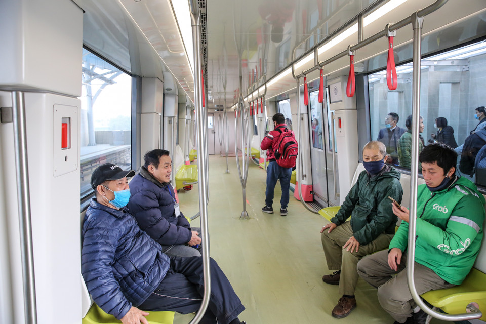 Hiện đoàn tàu đầu tiên của dự án đã được đưa về Depot và chuẩn bị đón đón đoàn thứ hai. (Ảnh: Minh Sơn/Vietnam+)