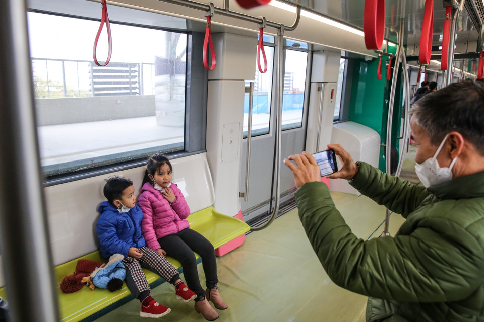 Dự kiến tuyến metro Nhổn-Ga Hà Nội sẽ khai thác thương mại trước đoạn trên cao dài 8,5km từ Nhổn đến Đại học Giao thông vận tải vào nửa cuối năm 2021. Còn 4km đi ngầm từ đây đến ga Hà Nội đang được thi công. (Ảnh: Minh Sơn/Vietnam+)