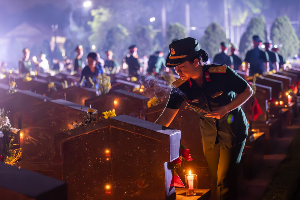 Nghĩa trang Liệt sỹ Nhổn được xây dựng từ những năm 1950 là nơi an nghỉ của nhiều anh hùng liệt sỹ, trong đó có liệt sỹ Đặng Thùy Trâm và liệt sỹ Nguyễn Văn Thạc... (Ảnh: Minh Sơn/Vietnam+)