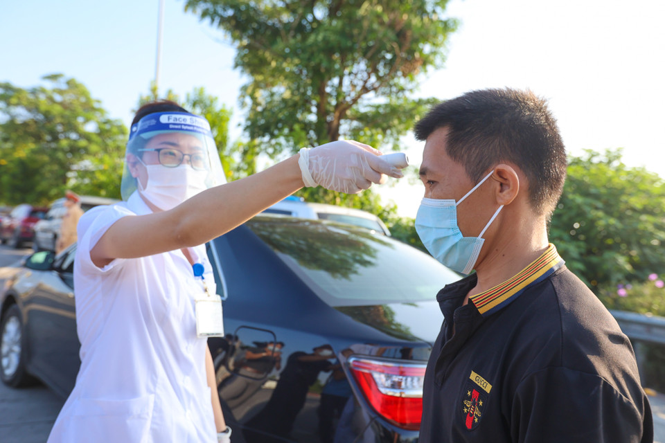 Công an thành phố Hà Nội sẽ chia làm 4 ca trực và chịu trách nhiệm dựng lều, bạt và các phương tiện phục vụ như bàn ghế, nước uống tại các chốt trực. (Ảnh: Minh Sơn/Vietnam+)