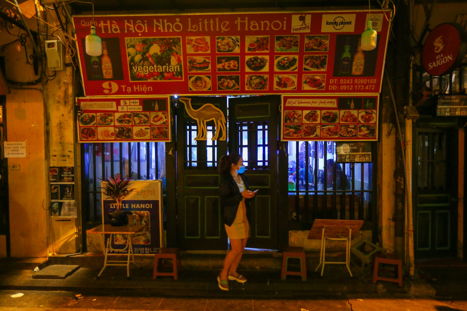 Việc tạm đóng hàng quán nơi này của Chủ tịch Uỷ ban Nhân dân thành phố Hà Nội được đánh giá hết sức cần thiết. (Ảnh: Minh Sơn/Vietnam+)