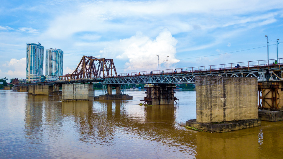 Tại khu vực cầu Long Biên (Hà Nội). (Ảnh: PV/Vietnam+)