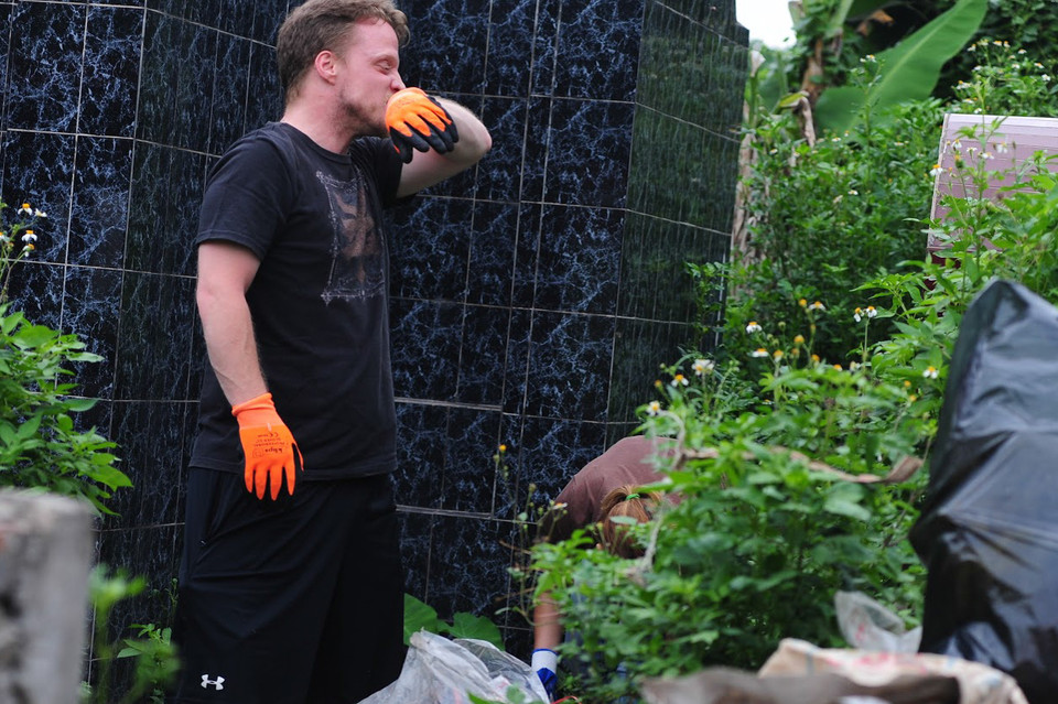 James chia sẻ, hiện tại nhóm chỉ đang dọn dẹp tại những khu vực nhỏ nhưng trong thời gian tới, anh muốn mở rộng hoạt động ra toàn địa bàn Hà Nội.