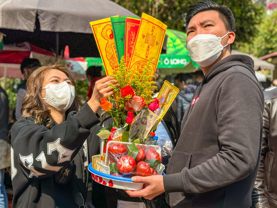 Phủ Tây Hồ là nơi thờ thánh mẫu Liễu Hạnh, được xây dựng vào khoảng thế kỷ 17. (Ảnh: Minh Sơn/Vietnam+)