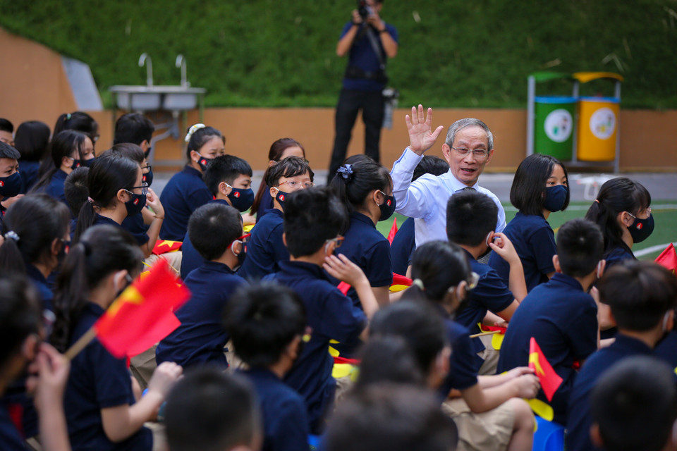 Đây cũng là một buổi lễ khai giảng đặc biệt khi được tổ chức theo hai hình thức trực tuyến và trực tiếp tại nhiều điểm cầu. (Ảnh: Minh Sơn/Vietnam+) 