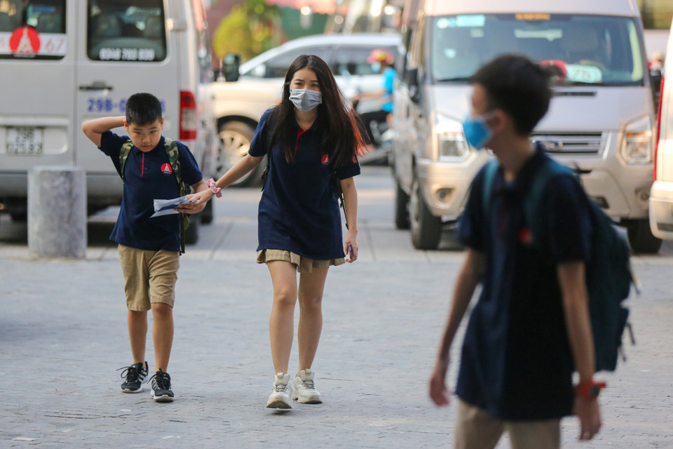 Sáng 5/9, cùng với 23 triệu học sinh cả nước, hơn 2,1 triệu HS Hà Nội đã cùng bước vào lễ khai giảng năm học mới 2020 - 2021. (Ảnh: Minh Sơn/Vietnam+) 