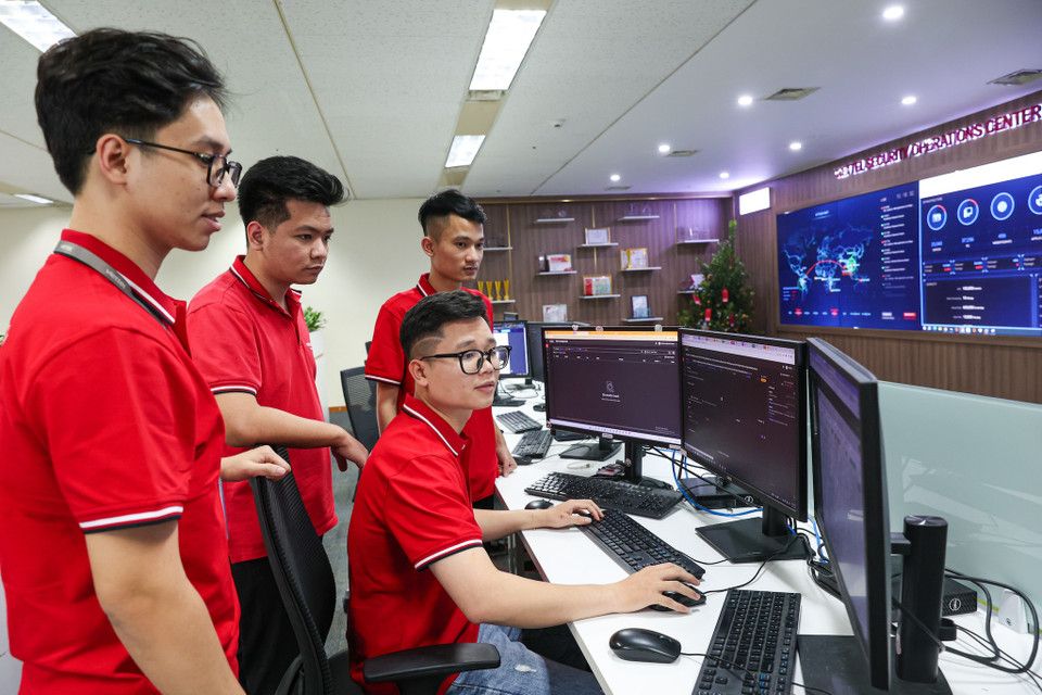 Các khách hàng của Trung tâm đa dạng từ các khối Bộ, Ban ngành Chính phủ, Sở Thông tin và Truyền thông các tỉnh, các đơn vị hành chính sự nghiệp, các doanh nghiệp,… (Ảnh: Minh Sơn/Vietnam+)