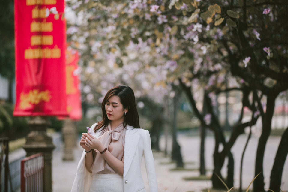 Cánh hoa ban khơi lên trong mỗi người những cảm xúc thật khác biệt, gợi nhắc về một vẻ đẹp thầm kín, mỏng manh của người thiếu nữ Tây Bắc. (Ảnh: Minh Sơn/Vietnam+)