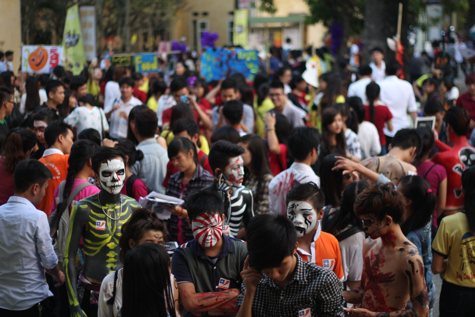 Đây là năm thứ 10 liên tiếp lễ hội Halloween được tổ chức tại Học viện Báo chí và Tuyên truyền. (Ảnh Minh Sơn/Vietnam+)