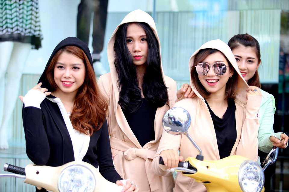 Một loại vải được cho là có khả năng bảo vệ tia UV tuyệt vời khi có UPF từ 40 trở lên. Điều đặc biệt là mẫu thời trang SunStop của Format cho chỉ số UPF50+, tức là ngăn chặn gần như hoàn toàn tia cực tím. 