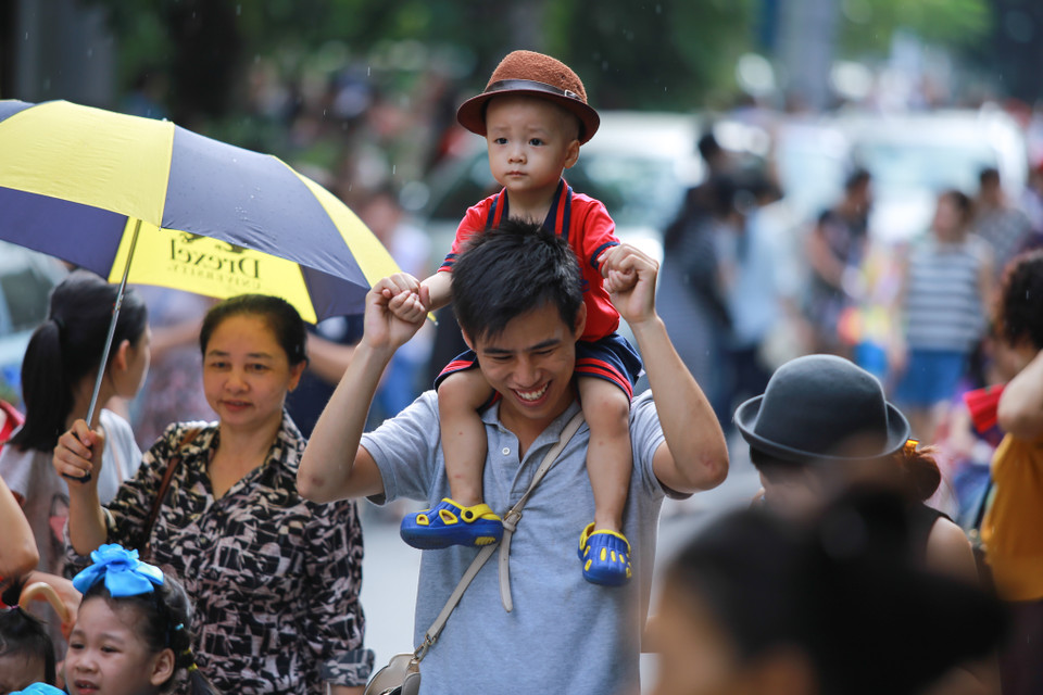 Đây là một cuộc thi nhỏ của ban tổ chức nhân dịp Trung Thu nhằm tạo một không gian vui chơi, sáng tạo cho các em nhỏ. (Ảnh: Minh Sơn/Vietnam+)