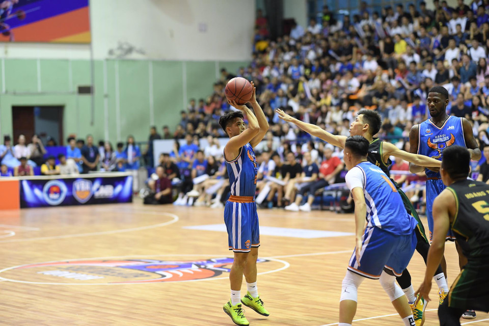 Với những nỗ lực của mình, có thời điểm Hanoi Buffaloes đã lội ngược dòng và dẫn trước Cantho Catfish với cách biệt 6 điểm (70-64). (Ảnh: Hanoi Buffaloes)