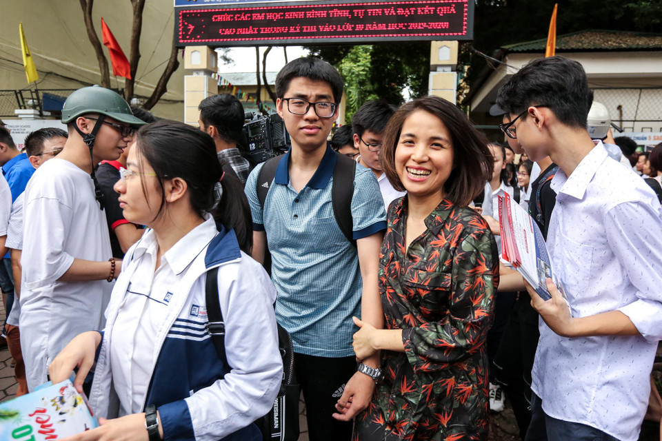 Phần II đưa ra đoạn trích yêu cầu thí sinh trình bày suy nghĩ về ý kiến: 'Phải chăng hoàn cảnh khó khăn cũng là cơ hội để mỗi người khám phá khả năng của chính mình'. (Ảnh: Minh Sơn/Vietnam+)