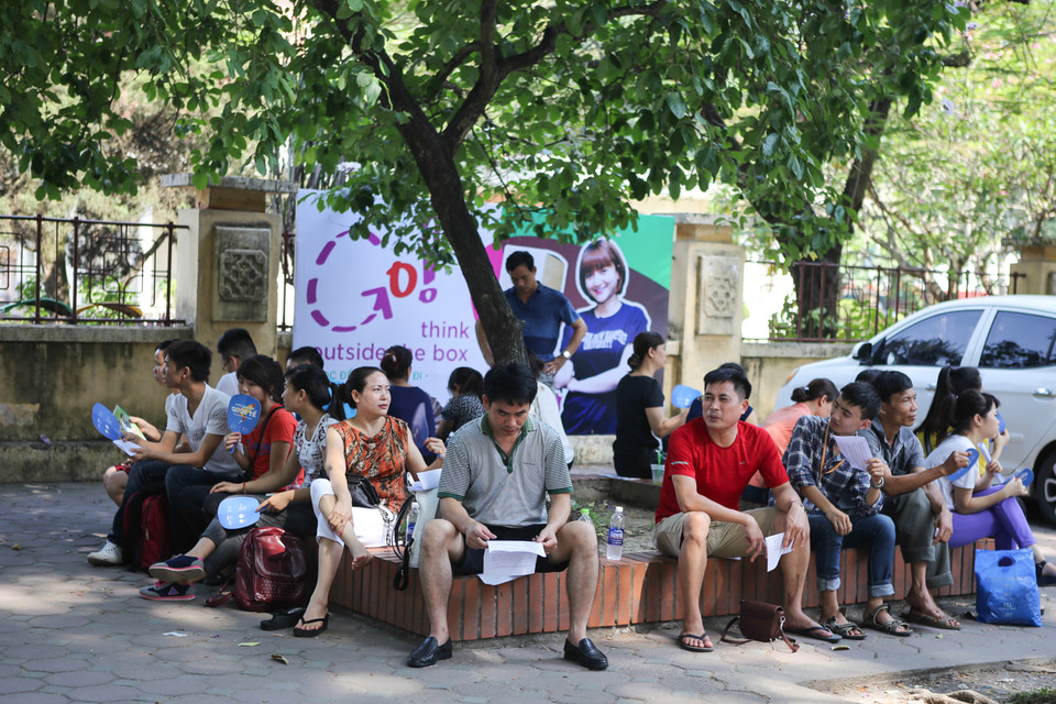 Trong buổi sáng hôm nay, các thí sinh sẽ làm bài thi trong khoảng thời gian từ 7 giờ đến 10 giờ. (Ảnh: Minh Sơn/Vietnam+)