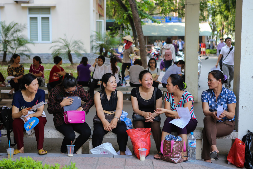 Sáng 30/5, Đại học Quốc gia Hà Nội bắt đầu tổ chức kỳ thi tuyển sinh năm 2015, đợt một trong thời tiết nắng nóng kéo dài. (Ảnh: Minh Sơn/Vietnam+)