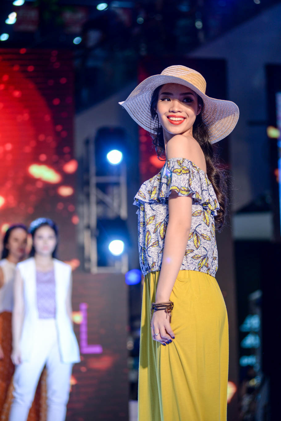 Phải kể đến đầu tiên trong show diễn lần này là những thiết kế của thương hiệu thời trang Calliope. (Ảnh: PV/Vietnam+)