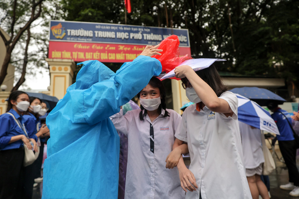 Theo thông tin từ Bộ Giáo dục và Đào tạo, tổng số thí sinh đăng ký dự thi năm nay là 1.002.432, trong đó Hà Nội có gần 98.000 thí sinh. (Ảnh: Minh Sơn/Vietnam+)