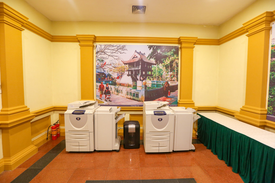 Tất cả các thiết bị cần thiết đã được trang bị để phục vụ trước thềm sự kiện. (Ảnh: Minh Sơn/Vietnam+)