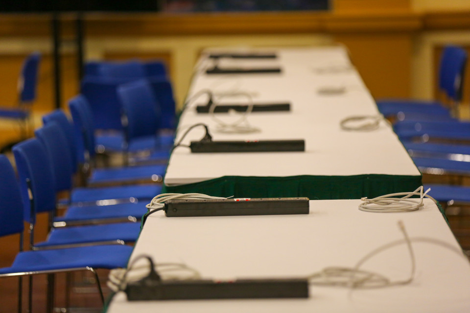 Đường điện và đường mạng đều được đảm bảo tốt nhất cho các phóng viên tác nghiệp. (Ảnh: Minh Sơn/Vietnam+)