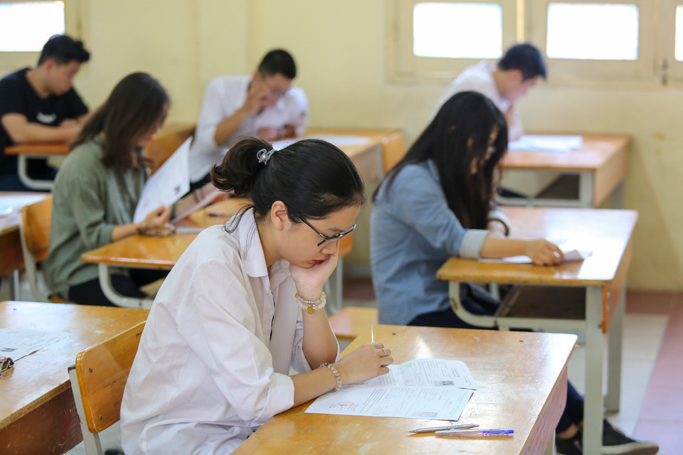 Việc phổ biến quy chế thi chiều 24/6 sẽ nhắc nhở thí sinh bình tĩnh, tự tin bước vào kỳ thi, tránh những sơ suất không đáng có làm ảnh hưởng đến kết quả thi. (Ảnh: Minh Sơn/Vietnam+)