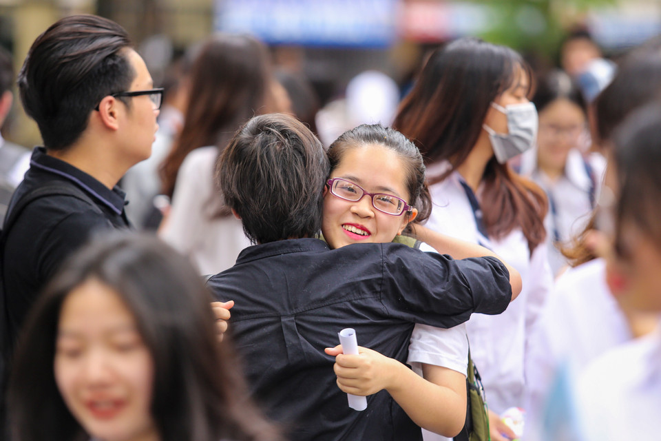 Em Bảo Long, một thí sinh dự thi tại điểm trường Việt Đức cho biết, em đã ôn tập rất kỹ cho kỳ thi sắp tới nên cảm thấy rất thoải mái, như một kỳ thi học kỳ. (Ảnh: Minh Sơn/Vietnam+)