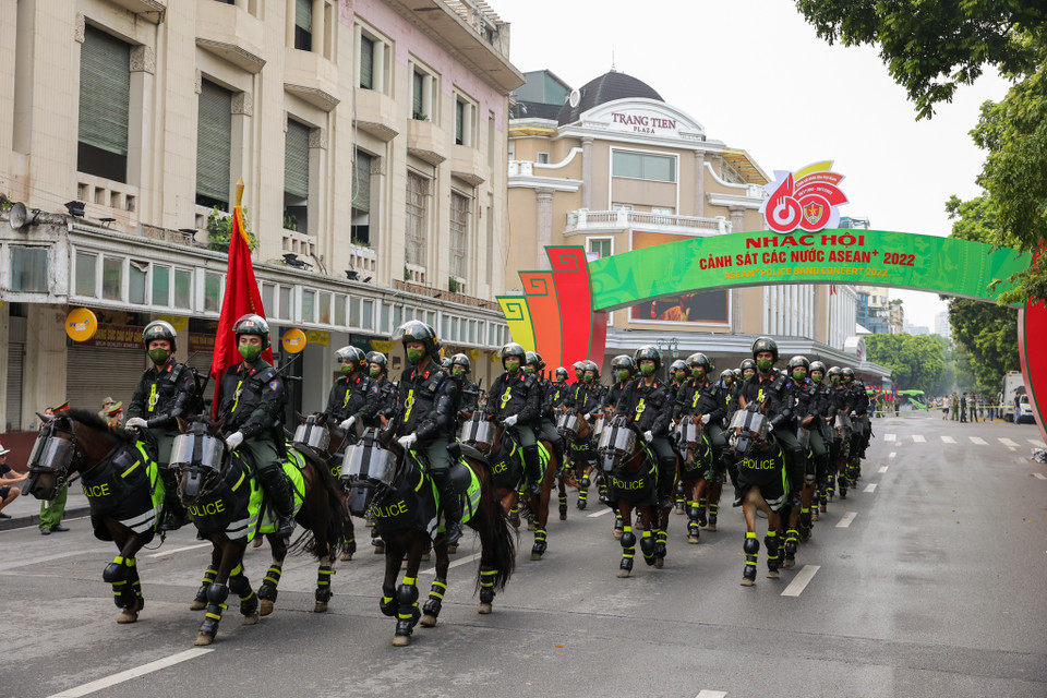 Chương trình nằm trong chuỗi kỷ niệm hoạt động kỷ niệm 60 năm Ngày truyền thống lực lượng cảnh sát nhân dân (20/7/1962 - 20/7/2022). (Ảnh: Minh Sơn/Vietnam+)