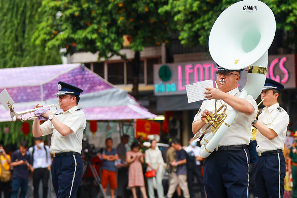 Sự kiện này không chỉ có ý nghĩa riêng với lực lượng công an nhân dân mà còn là sự kiện lớn của công chúng Thủ đô, hấp dẫn người dân và du khách, bạn bè quốc tế. (Ảnh: Minh Sơn/Vietnam+)