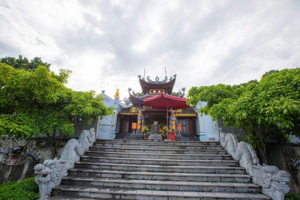 Vì vậy Đền Cửa Ông là Đền chính thờ Đức Ông Đệ Tam để tưởng nhớ công lao của Ngài. (Ảnh: Minh Sơn/Vietnam+)
