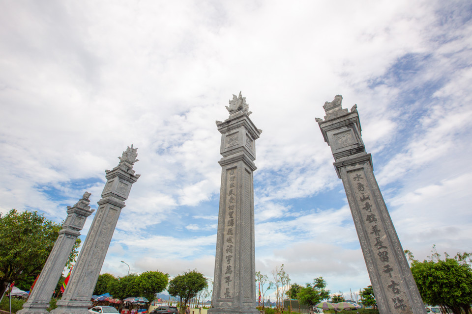 Đền thờ Hưng Nhượng Đại Vương Trần Quốc Tảng cùng nhiều nhân vật nổi tiếng thời nhà Trần và cũng là nơi diễn ra Lễ hội đền Cửa Ông hằng năm. (Ảnh: Minh Sơn/Vietnam+)