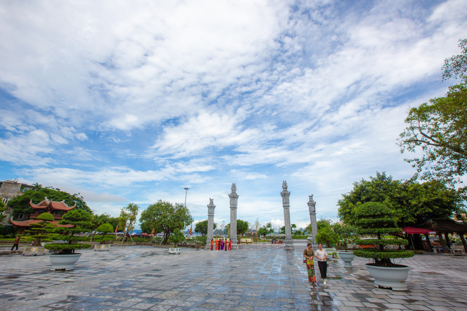 Đền Cửa Ông đã trải qua lịch sử hơn 700 năm, trước đây được xây dựng thành ba khu: Đền Hạ, đền Trung và đền Thượng. (Ảnh: Minh Sơn/Vietnam+)