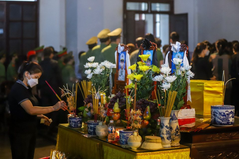 Chủ tịch nước đã ký quyết định truy tặng Huân chương Chiến công hạng Nhất; Thủ tướng ký quyết định cấp Bằng Tổ quốc ghi công. (Ảnh: PV/Vietnam+)