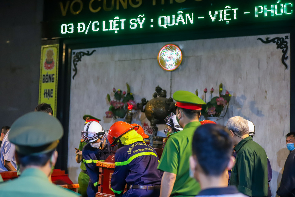 Ba chiến sỹ gồm thượng tá Đặng Anh Quân, sinh năm 1977, Đội trưởng; thượng úy Đỗ Đức Việt, sinh năm 1998, cán bộ và hạ sỹ Nguyễn Đình Phúc, chiến sỹ nghĩa vụ. (Ảnh: PV/Vietnam+)