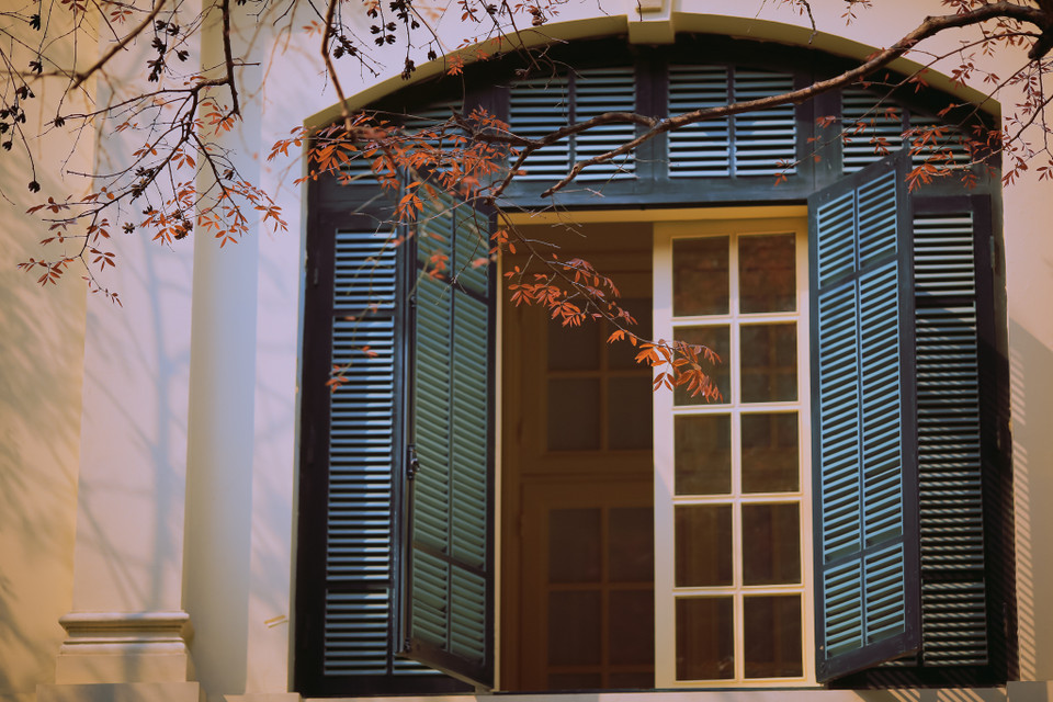 Trải qua thăng trầm lịch sử, những góc phố nhỏ lưu giữ nét truyền thống vẫn luôn là hình ảnh gợi thương nhớ, khắc ghi trong tâm khảm mỗi người con Thủ đô. (Ảnh: Minh Sơn/Vietnam+)