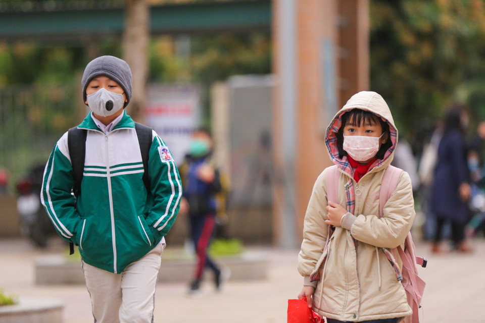 Theo đó, thành phố đồng ý đề xuất của Sở Giáo dục và Đào tạo, Sở Y tế Hà Nội tại tờ trình liên ngành số 522/TTrLN: SGDDT-YT ngày 24.2 về việc cho học sinh trở lại trường học từ ngày 2/3 (thứ Ba). (Ảnh: Minh Sơn/Vietnam+)