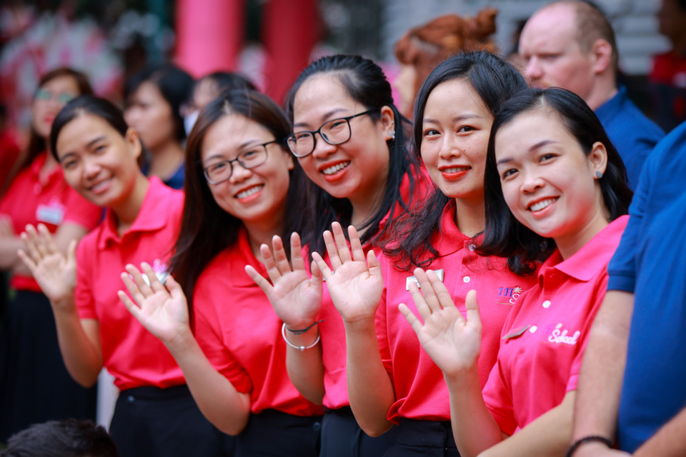 Đại diện TH School chia sẻ nhà trường tin tưởng rằng dưới mái trường này, các em sẽ ngày càng trưởng thành dù được tiếp thu nền giáo dục văn minh của thế giới vẫn luôn trân quý, nâng niu bản sắc dân tộc với trách nhiệm cộng đồng và tinh thần sẻ chia được vun dưỡng mỗi ngày. (Ảnh: Minh Sơn/Vietnam+)