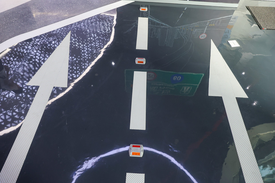 Bên cạnh chuỗi giải pháp về an toàn giao thông và thị trường thương mại, Trung tâm trải nghiệm hiện đại này còn là nơi trưng bày đa dạng các công nghệ và giải pháp điện tử tiên tiến của 3M tại Đông Nam Á. (Ảnh: Minh Sơn/Vietnam+)