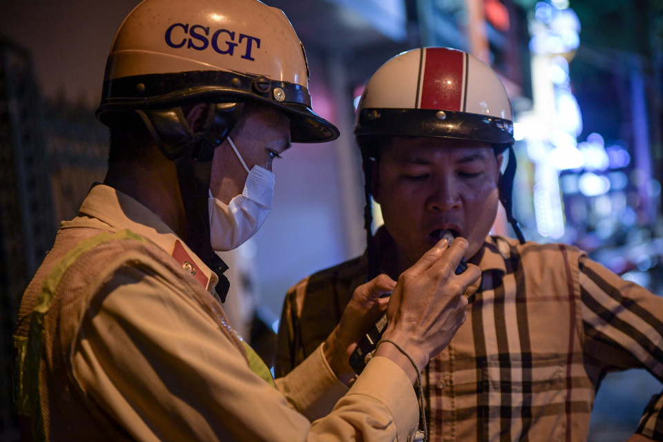 Lãnh đạo Cục Cảnh sát giao thông, Bộ Công an cho biết kế hoạch trên sẽ được thực hiện xuyên suốt từ nay đến hết năm, trong đó tập trung vào các tuyến giao thông trọng điểm như cao tốc, quốc lộ và những tuyến đường trong đô thị, đặc biệt là những tuyến vận tải hành khách đi du lịch. (Ảnh: PV/Vietnam+)