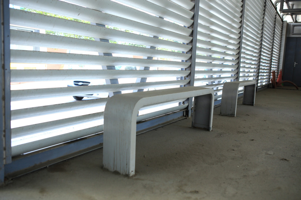 Không biết lúc chính thức được đưa vào sử dụng, tuyến nhà chờ xe buýt sẽ trông như thế nào. (Ảnh: Minh Sơn/Vietnam+)