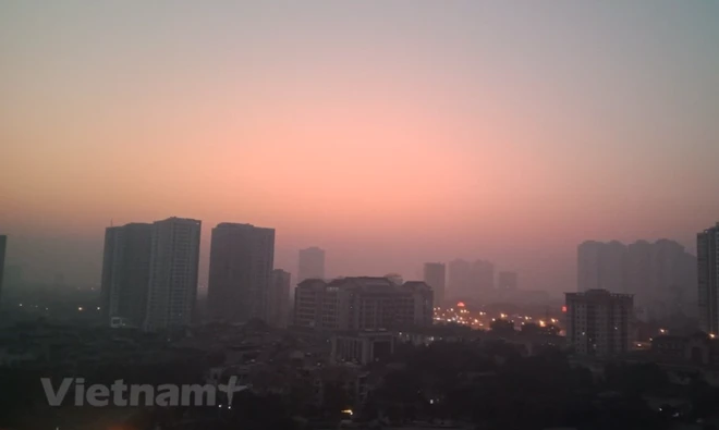 10 ngày tới thành phố Hà Nội và các tỉnh lân cận nguy cơ ô nhiễm không khí ở mức cao. (Ảnh: Hùng Võ/Vietnam+)