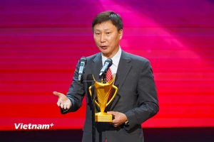 "Phù thủy" Kim Sang-sik và chuỗi 15 trận bất bại cùng đội tuyển Việt Nam