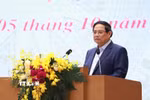 Thủ tướng Phạm Minh Chính phát động thi đua chào mừng Đại hội XIV của Đảng. (Ảnh: Dương Giang/TTXVN)