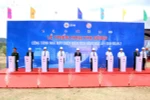 Các đại biểu thực hiện nghi thức phát lệnh thi công dự án Nhà máy Thủy điện tích năng Bác Ái. (Ảnh: Công Thử/TTXVN)