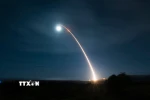Vụ phóng thử tên lửa đạn đạo xuyên lục địa (ICBM) Minuteman III tại Căn cứ không quân Vandenberg, California, Mỹ ngày 5/2/2020. (Ảnh: AFP/TTXVN)
