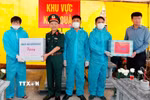 Bí thư Tỉnh ủy Ninh Bình Trần Huy Tuấn và Trung tướng Lương Văn Kiểm, Tư lệnh Quân khu 3 tặng quà động viên lực lượng chuyên môn thực hiện nhiệm vụ tại Nghĩa trang liệt sĩ xã Yên Mô. Ảnh: TTXVN phátĐồng chí Bí thư Tỉnh ủy Ninh Bình Trần Huy Tuấn và Trung tướng Lương Văn Kiểm, Tư lệnh Quân khu 3 tặng quà động viên lực lượng chuyên môn thực hiện nhiệm vụ tại Nghĩa trang liệt sỹ xã Yên Mô. (Ảnh: TTXVN phát)